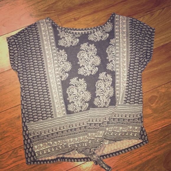 Fairly new Aeropostale shirt - Picture 1 of 1